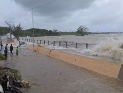 Banjir rob berpotensi melanda sejumlah wilayah pesisir di Pulau Lombok dan Sumbawa, menurut peringatan yang dikeluarkan oleh Badan Meteorologi, Klimatologi, dan Geofisika (BMKG). Fenomena ini diprediksi terjadi pada 5–16 Juli 2025 dan menjadi perhatian serius bagi masyarakat di Nusa Tenggara Barat (NTB) karena risiko tinggi yang ditimbulkannya.