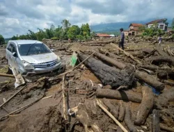 Banjir Bandang Terjang Gerung Tengah Malam, Ratusan Warga Mengungsi ke Aula Kecamatan