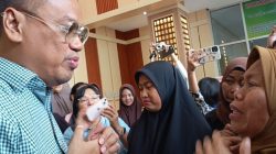 Tangis Ibu Penjarah Rumah Uya Kuya: “Maaf Pak, Anak Saya 3 Bulan Menghilang”
